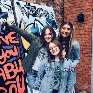 Meet your Posher, Emily